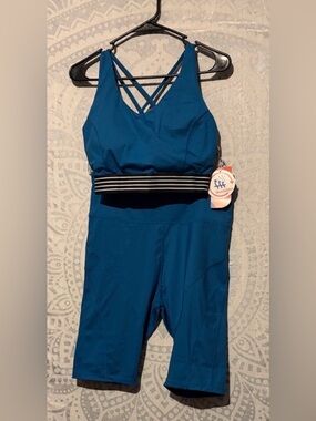 NWT As Rose Rich Teal Blue 2pc Workout Set Sports Bra & Biker Shorts Large 💙